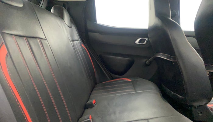 2019 Renault Kwid RXT 1.0 AMT, Petrol, Automatic, 29,160 km, Right Side Rear Door Cabin