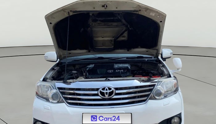 2013 Toyota Fortuner 3.0 4X4 MT, Diesel, Manual, 1,28,393 km, Open Bonet