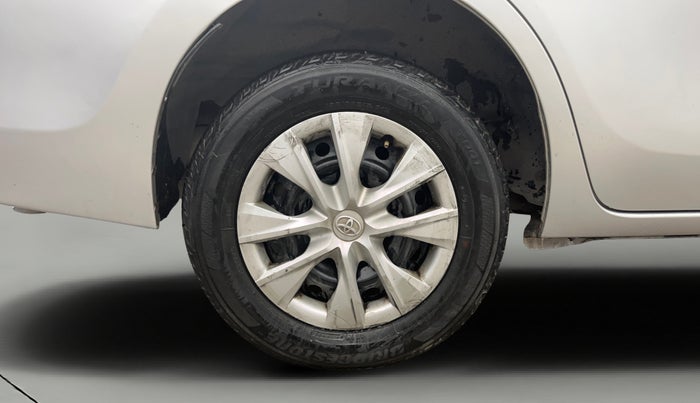 2014 Toyota Corolla Altis JS PETROL, Petrol, Manual, 1,06,047 km, Right Rear Wheel