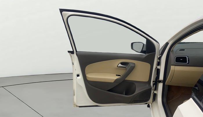 2016 Volkswagen Vento HIGHLINE DIESEL 1.5, Diesel, Manual, 1,19,043 km, LHS Front Door