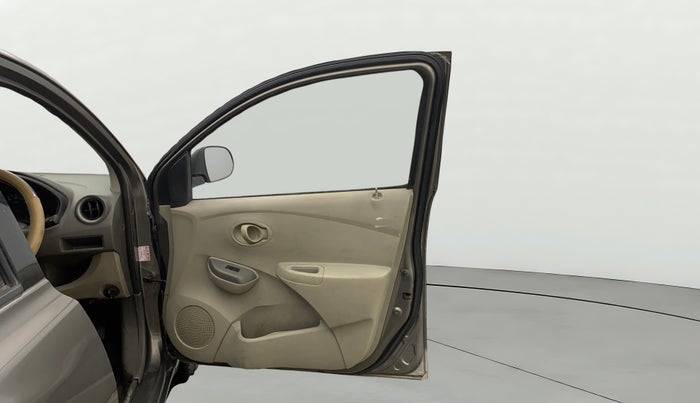 2015 Datsun Go Plus T, Petrol, Manual, 83,115 km, RHS Front Door