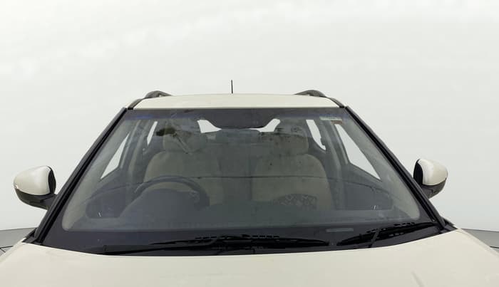 2020 Mahindra XUV300 W8 1.5 DIESEL, Diesel, Manual, 1,04,864 km, Front Windshield
