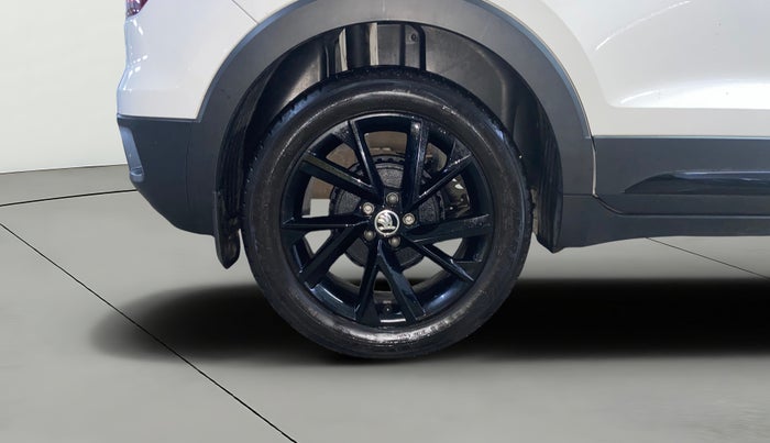 2025 Skoda KUSHAQ Sportline 1.0L TSI AT, Petrol, Automatic, 6,830 km, Right Rear Wheel