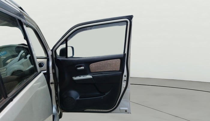 2016 Maruti Wagon R 1.0 VXI, Petrol, Manual, 1,28,845 km, RHS Front Door