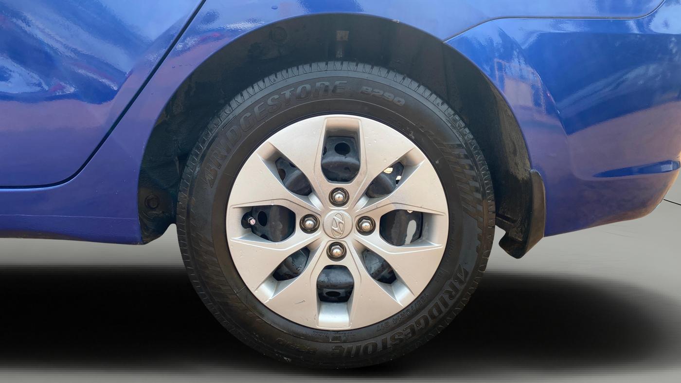 2015 Hyundai Xcent BASE 1.2, Petrol, Manual, 1,14,667 km, Left Rear Wheel