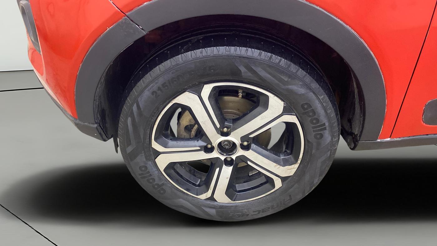2021 Tata NEXON XZA PLUS (O) DIESEL, Diesel, Automatic, 68,539 km, Left Front Wheel