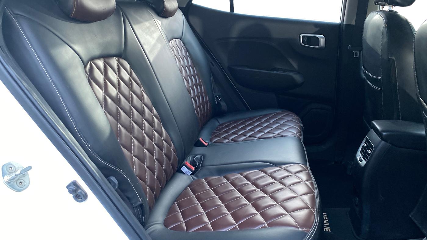 2022 Hyundai VENUE SX 1.0 TURBO IMT, Petrol, Manual, 57,143 km, Right Side Rear Door Cabin
