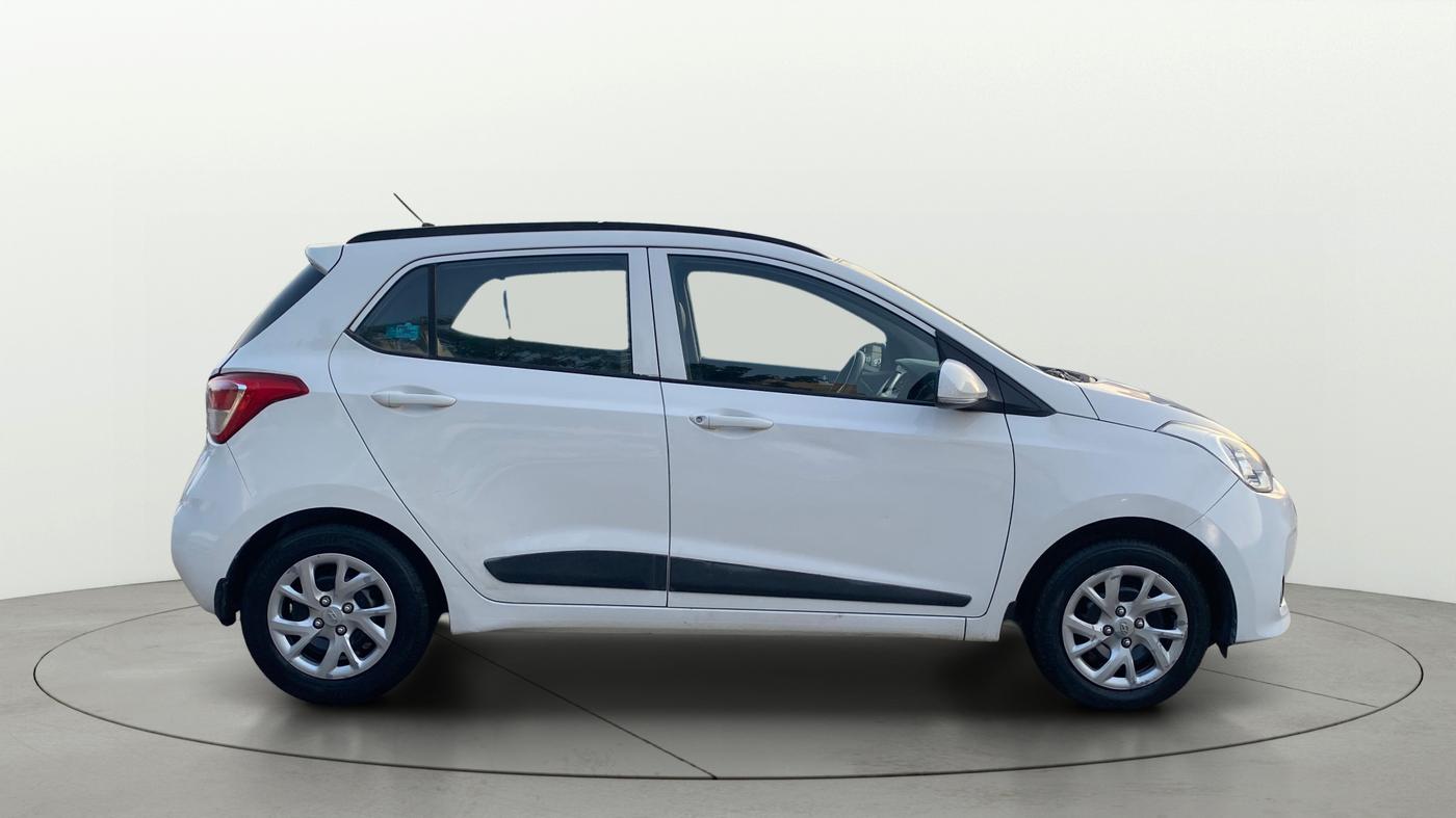 2018 Hyundai Grand i10 SPORTZ 1.2 KAPPA VTVT, Petrol, Manual, 42,647 km, Right Side View
