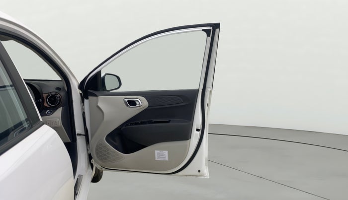 2023 Hyundai AURA SX 1.2 CNG, CNG, Manual, 31,834 km, RHS Front Door