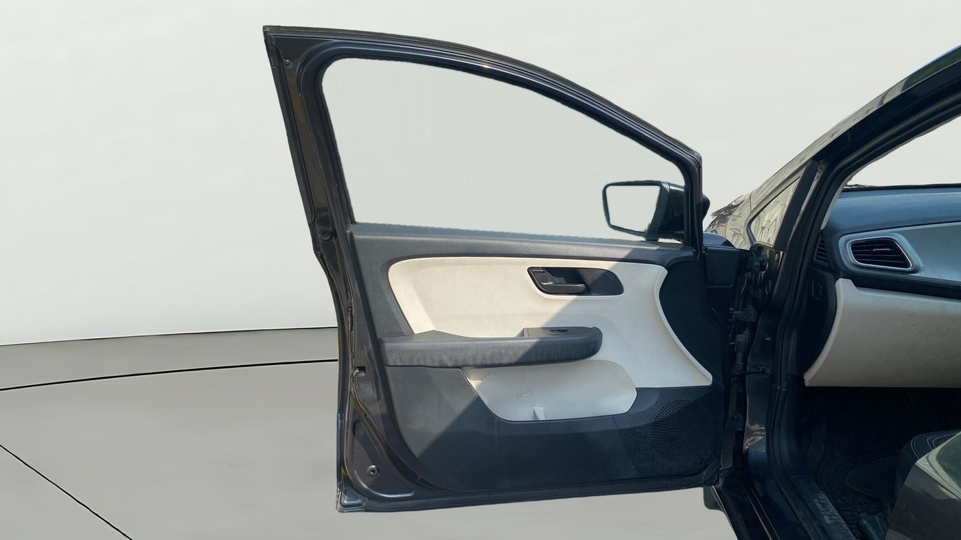 2021 Tata ALTROZ XM PLUS PETROL, Petrol, Manual, 32,322 km, LHS Front Door