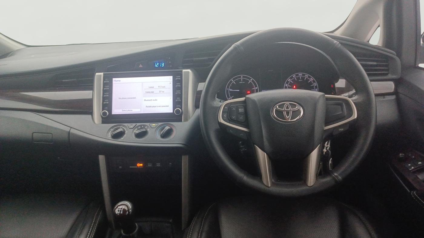 2024 Toyota Innova Crysta GX Plus 8 STR, Diesel, Manual, 69,437 km, Steering Wheel Close Up