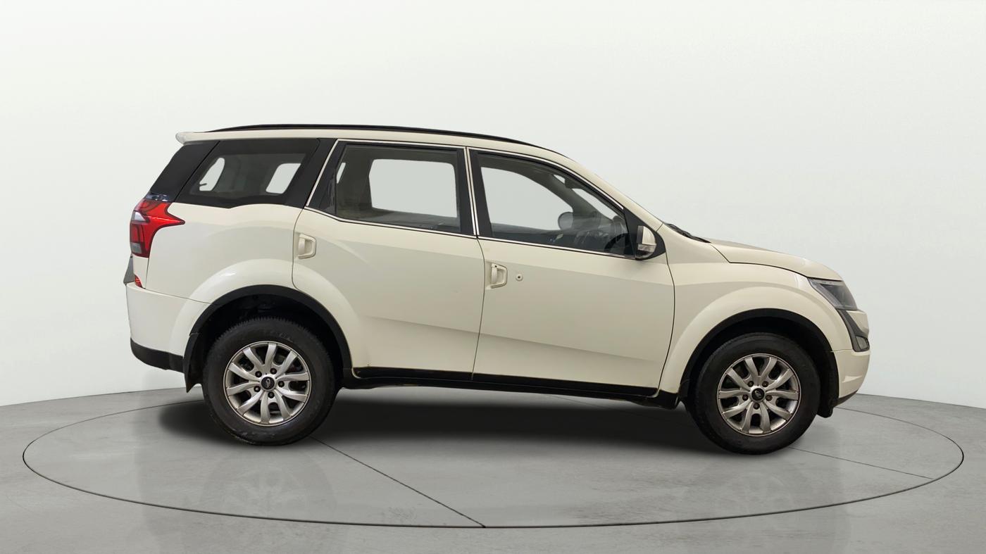 2021 Mahindra XUV500 W7, Diesel, Manual, 93,552 km, Right Side View