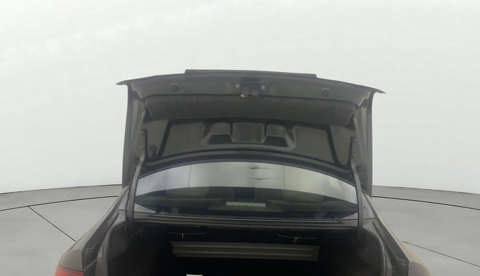 2015 Volkswagen Vento COMFORTLINE 1.6, Petrol, Manual, 45,326 km, Boot Door Open