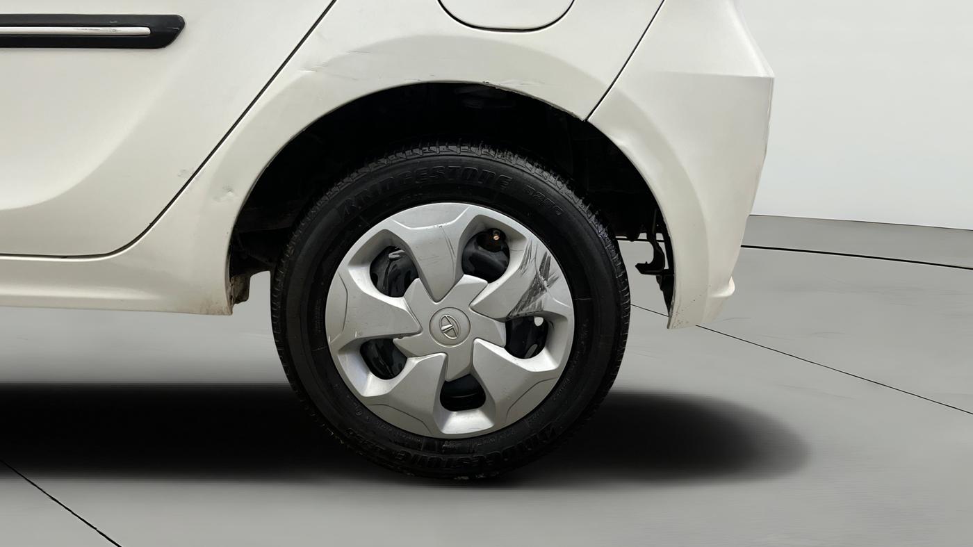 2021 Tata Tiago XT (O) PETROL, Petrol, Manual, 31,998 km, Left Rear Wheel