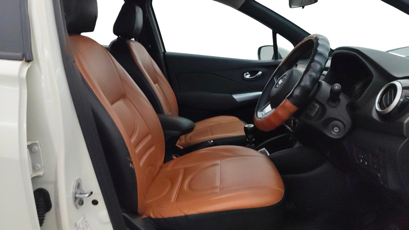 2020 Nissan Kicks XV TURBO 1.3, Petrol, Manual, 33,282 km, Right Side Front Door Cabin