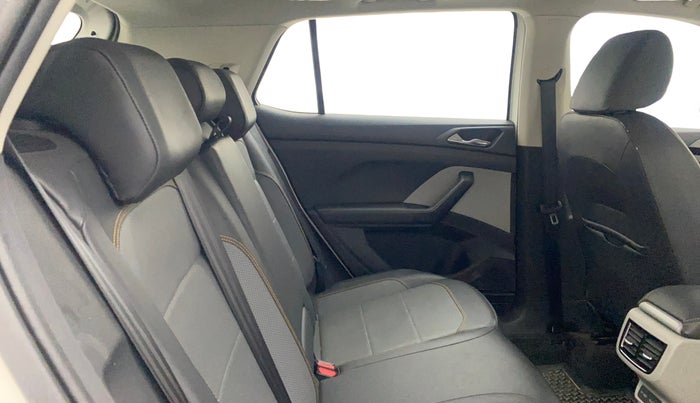 2021 Skoda KUSHAQ STYLE 1.0L TSI AT, Petrol, Automatic, 31,401 km, Right Side Rear Door Cabin