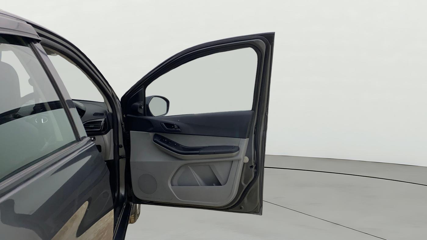 2021 Tata Tiago XT (O) PETROL, CNG, Manual, 1,38,194 km, RHS Front Door