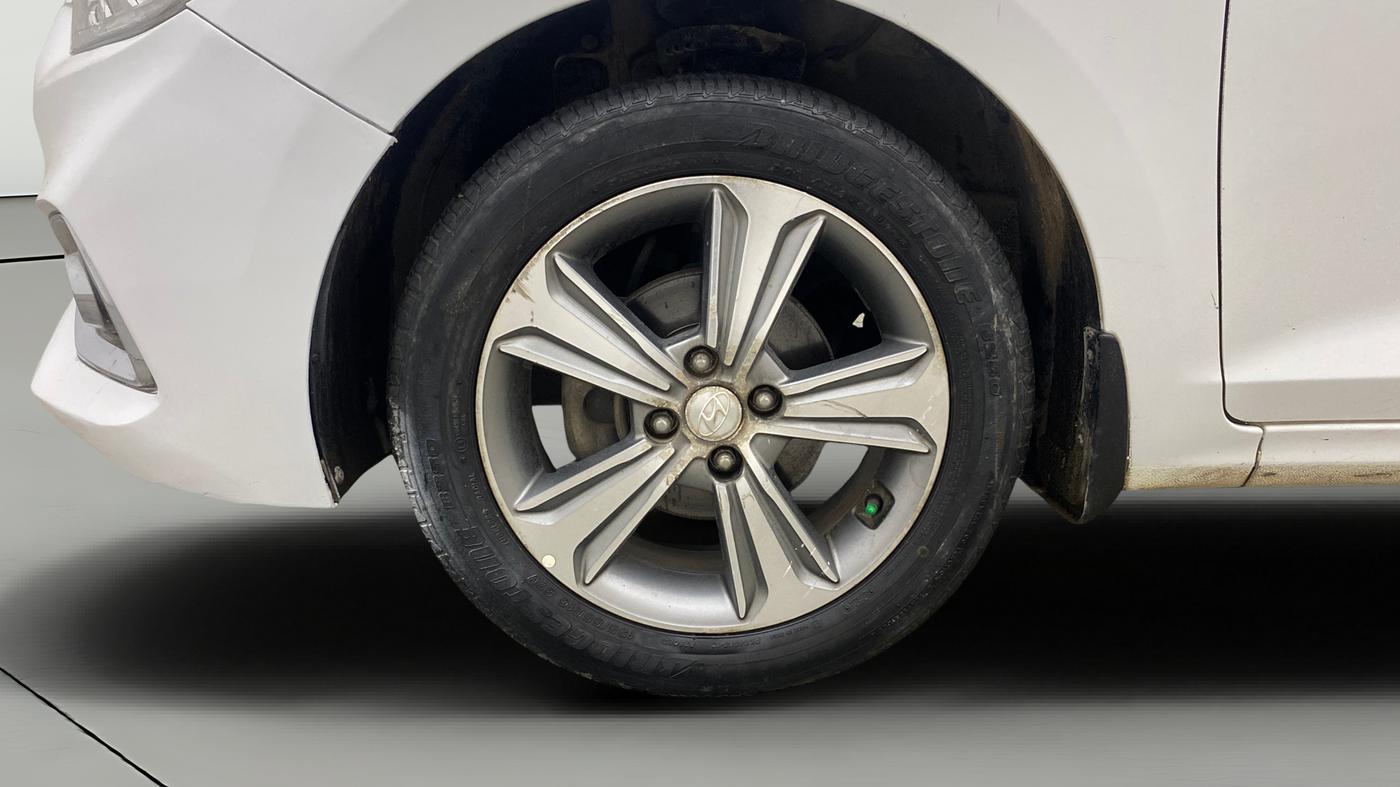 2019 Hyundai Verna 1.6 VTVT SX O, Petrol, Manual, 65,467 km, Left Front Wheel