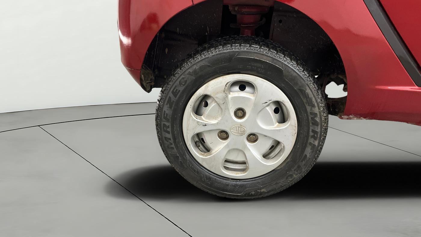 2015 Tata Nano TWIST XTA, Petrol, Automatic, 32,704 km, Right Rear Wheel