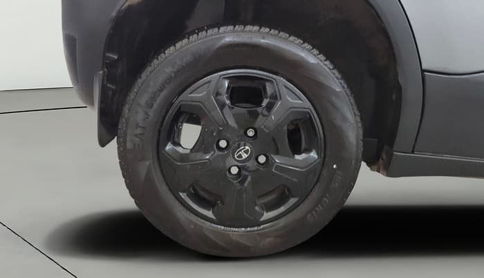2024 Tata PUNCH ACCOMPLISHED AMT, Petrol, Automatic, 8,781 km, Right Rear Wheel