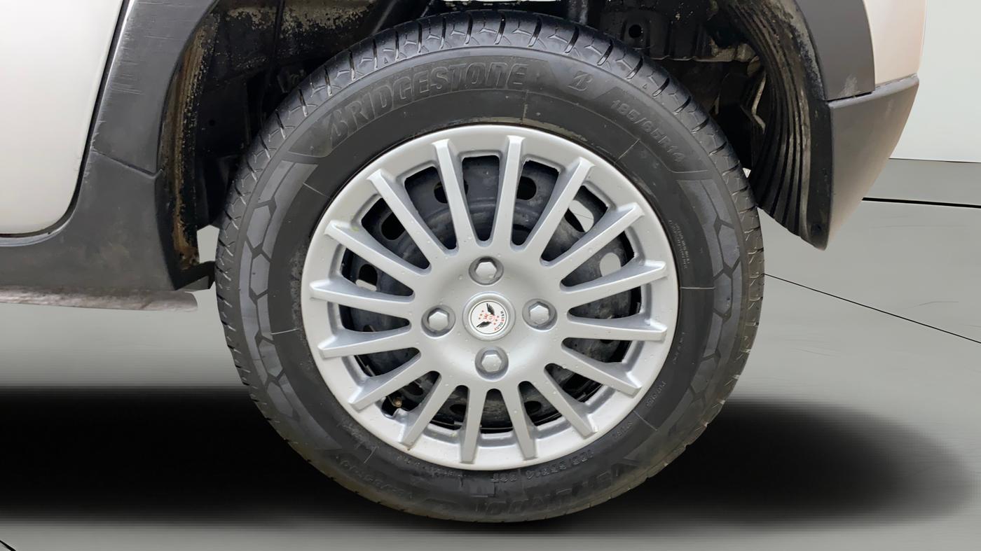 2016 Mahindra Kuv100 K4 PLUS 6 STR, Petrol, Manual, 70,946 km, Left Rear Wheel