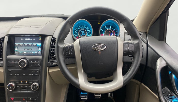 2015 Mahindra XUV500 W10, Diesel, Manual, 1,14,508 km, Steering Wheel Close Up