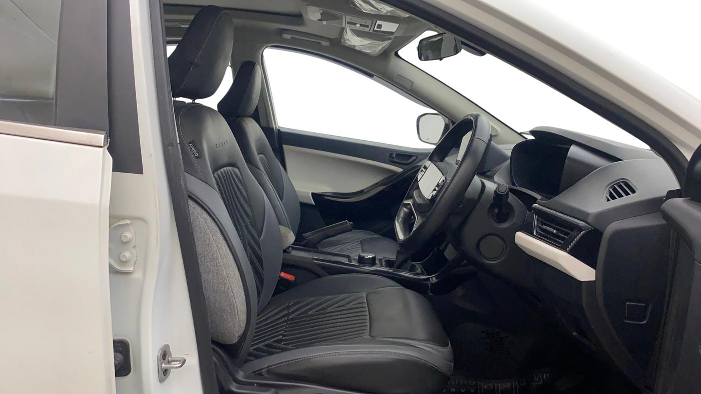 2025 Tata Curvv Creative S 1.2 Petrol 6MT, Petrol, Manual, 15,761 km, Right Side Front Door Cabin