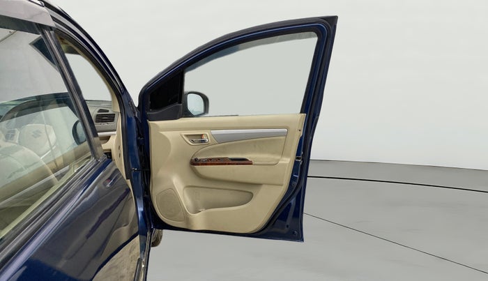 2016 Maruti Ertiga VXI CNG, CNG, Manual, 97,023 km, RHS Front Door