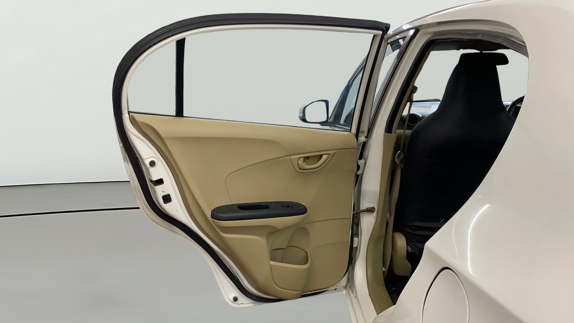 camera-LHS-Rear-Door