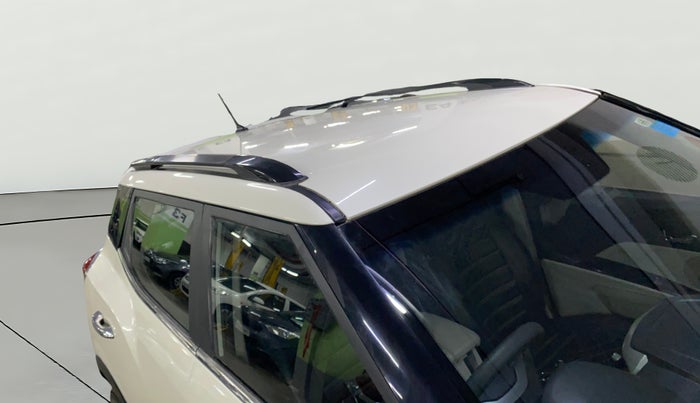 2022 Mahindra XUV300 W8 1.2 PETROL, Petrol, Manual, 48,228 km, Roof