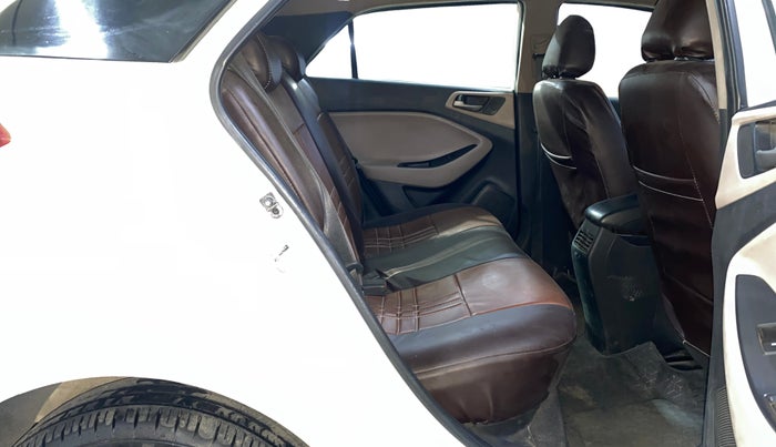 2018 Hyundai Elite i20 ASTA 1.2 (O), CNG, Manual, 1,07,220 km, Right Side Rear Door Cabin