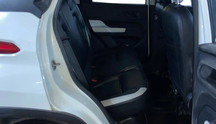 2024 Tata PUNCH ACCOMPLISHED DAZZLE SUNROOF CNG MT, CNG, Manual, 32,527 km, Right Side Rear Door Cabin