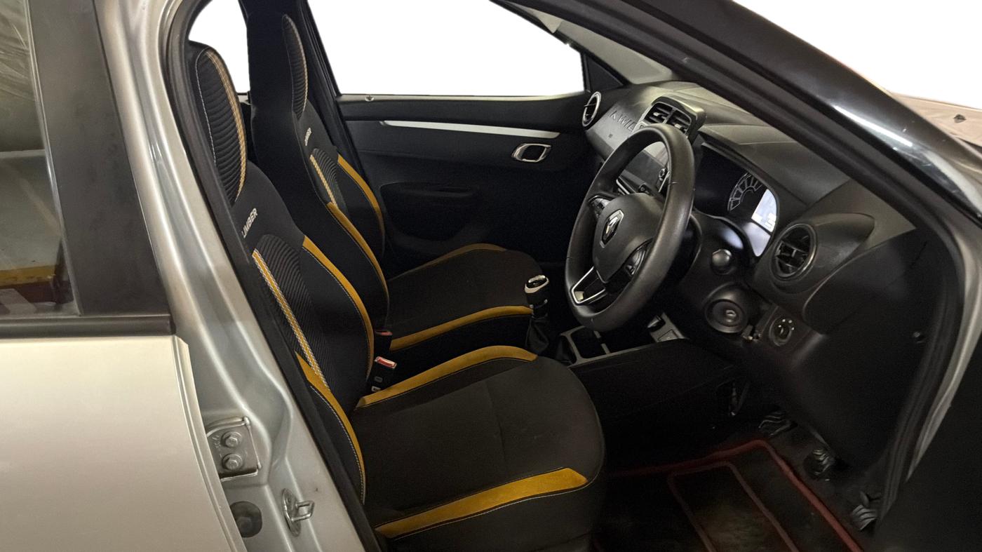 2024 Renault Kwid CLIMBER MT 1.0, CNG, Manual, 9,942 km, Right Side Front Door Cabin