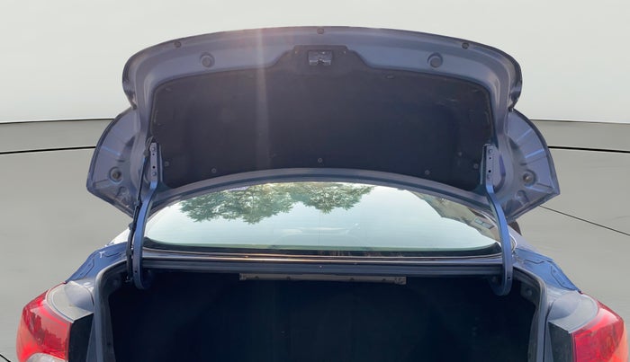 2014 Hyundai New Elantra 1.8 SX MT VTVT, Petrol, Manual, 71,756 km, Boot Door Open