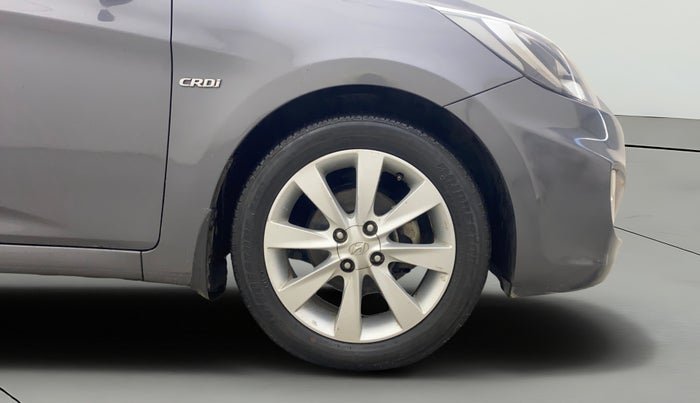 2012 Hyundai Verna FLUIDIC 1.6 CRDI SX, Diesel, Manual, 94,556 km, Right Front Wheel