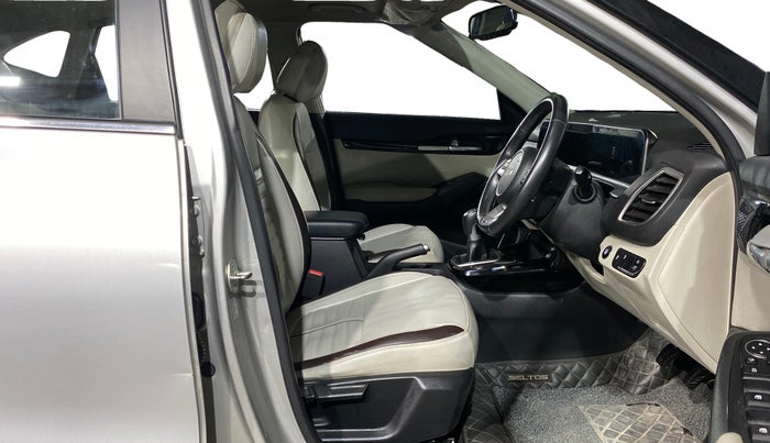 2023 KIA SELTOS HTX PETROL 1.5, Petrol, Manual, 19,512 km, Right Side Front Door Cabin