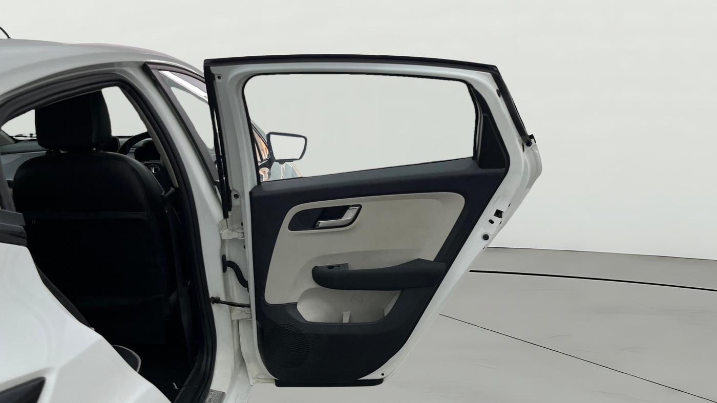 2023 Tata ALTROZ XZA, Petrol, Automatic, 50,540 km, RHS Rear Door