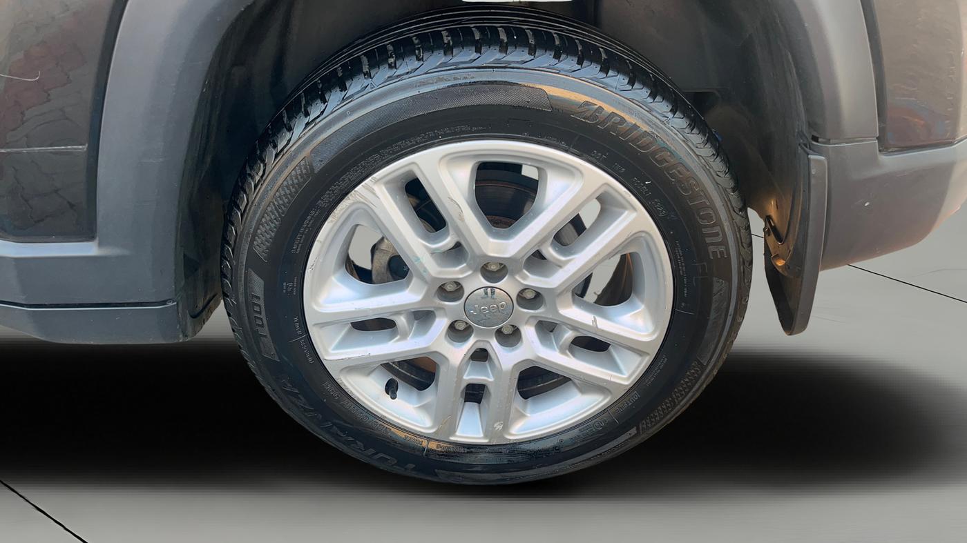 2018 Jeep Compass LIMITED 2.0 DIESEL, Diesel, Manual, 1,06,555 km, Left Rear Wheel