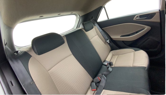 2016 Hyundai Elite i20 SPORTZ 1.2, Petrol, Manual, 32,569 km, Right Side Rear Door Cabin