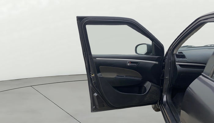 2015 Maruti Swift VXI, Petrol, Manual, 1,00,670 km, LHS Front Door