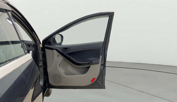 2018 Tata NEXON XM PETROL, Petrol, Manual, 34,577 km, RHS Front Door