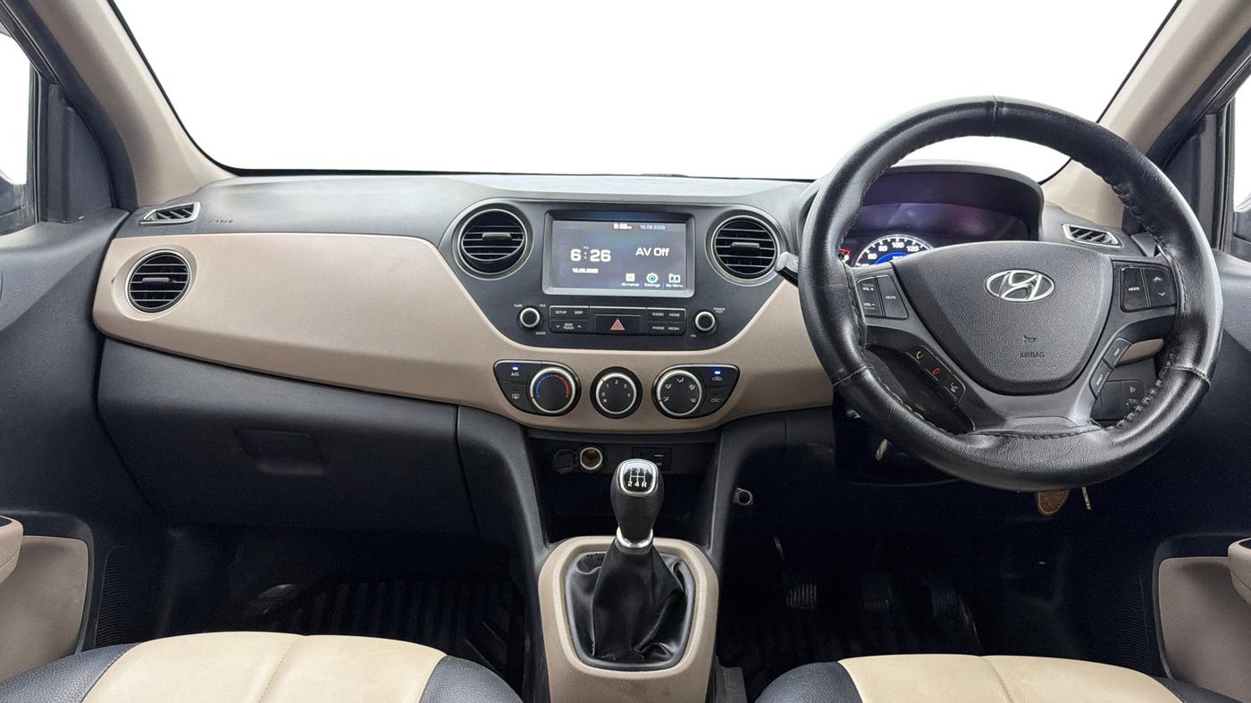 2017 Hyundai Grand i10 SPORTZ (O) 1.2 KAPPA VTVT, Petrol, Manual, 56,617 km, Dashboard