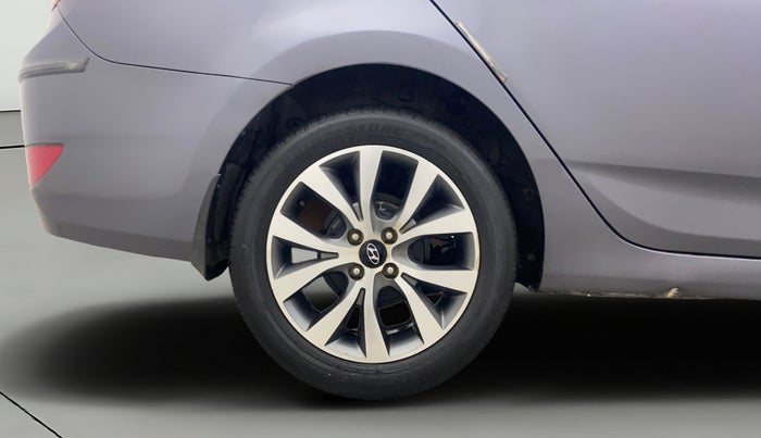 2015 Hyundai Verna FLUIDIC 1.6 VTVT S O AT, Petrol, Automatic, 74,547 km, Right Rear Wheel