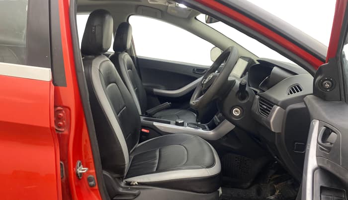 2021 Tata NEXON XMA SUNROOF DIESEL, Diesel, Automatic, 1,09,366 km, Right Side Front Door Cabin