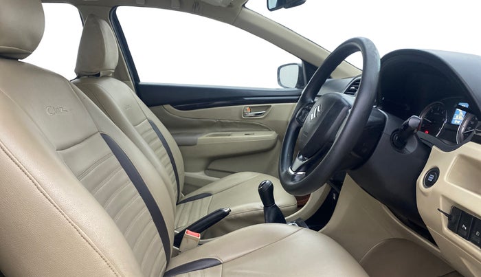 2014 Maruti Ciaz ZDI+, Diesel, Manual, 96,782 km, Right Side Front Door Cabin