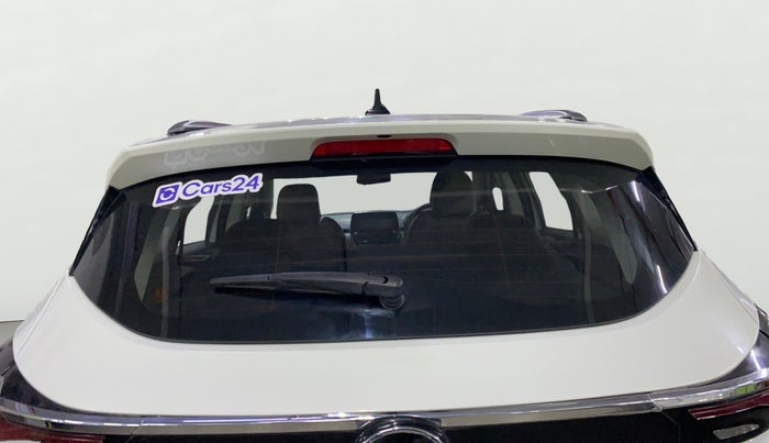 2019 Tata Harrier XZ 2.0L, Diesel, Manual, 77,632 km, Rear Windshield