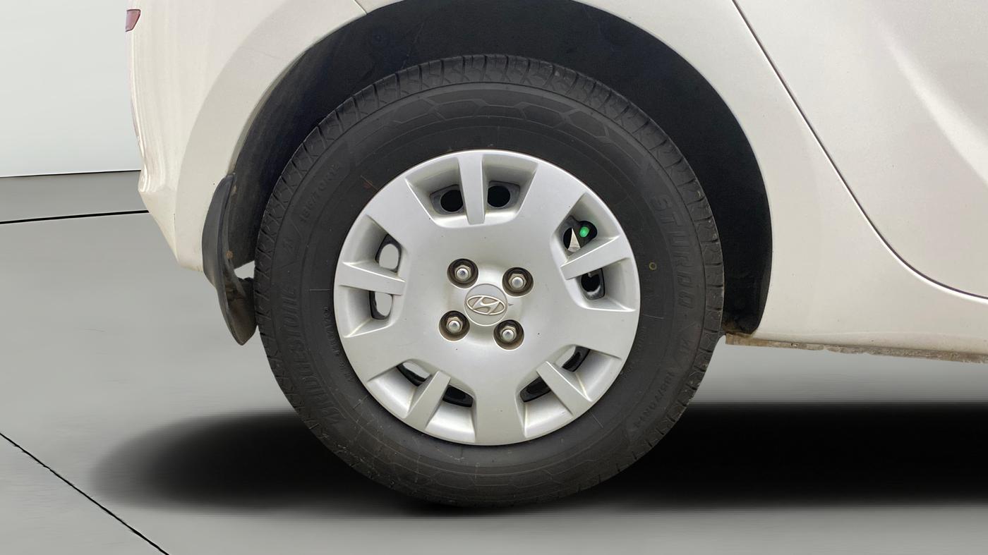 2013 Hyundai i20 MAGNA (O) 1.2, Petrol, Manual, 61,150 km, Right Rear Wheel