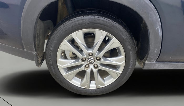 2024 Toyota INNOVA HYCROSS ZX HYBRID 7 STR, Hybrid, Automatic, 31,548 km, Right Rear Wheel