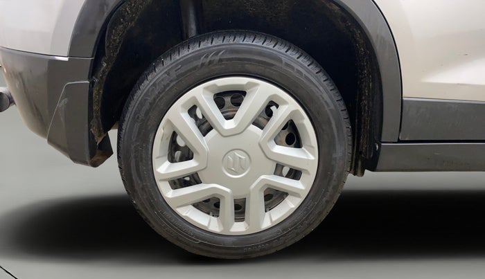 2016 Maruti Vitara Brezza VDI (O), Diesel, Manual, 97,573 km, Right Rear Wheel