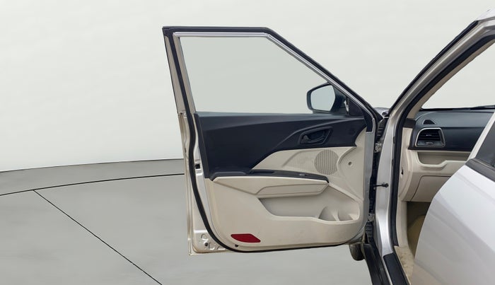 2019 Mahindra XUV300 W6 1.2 PETROL, Petrol, Manual, 36,925 km, LHS Front Door